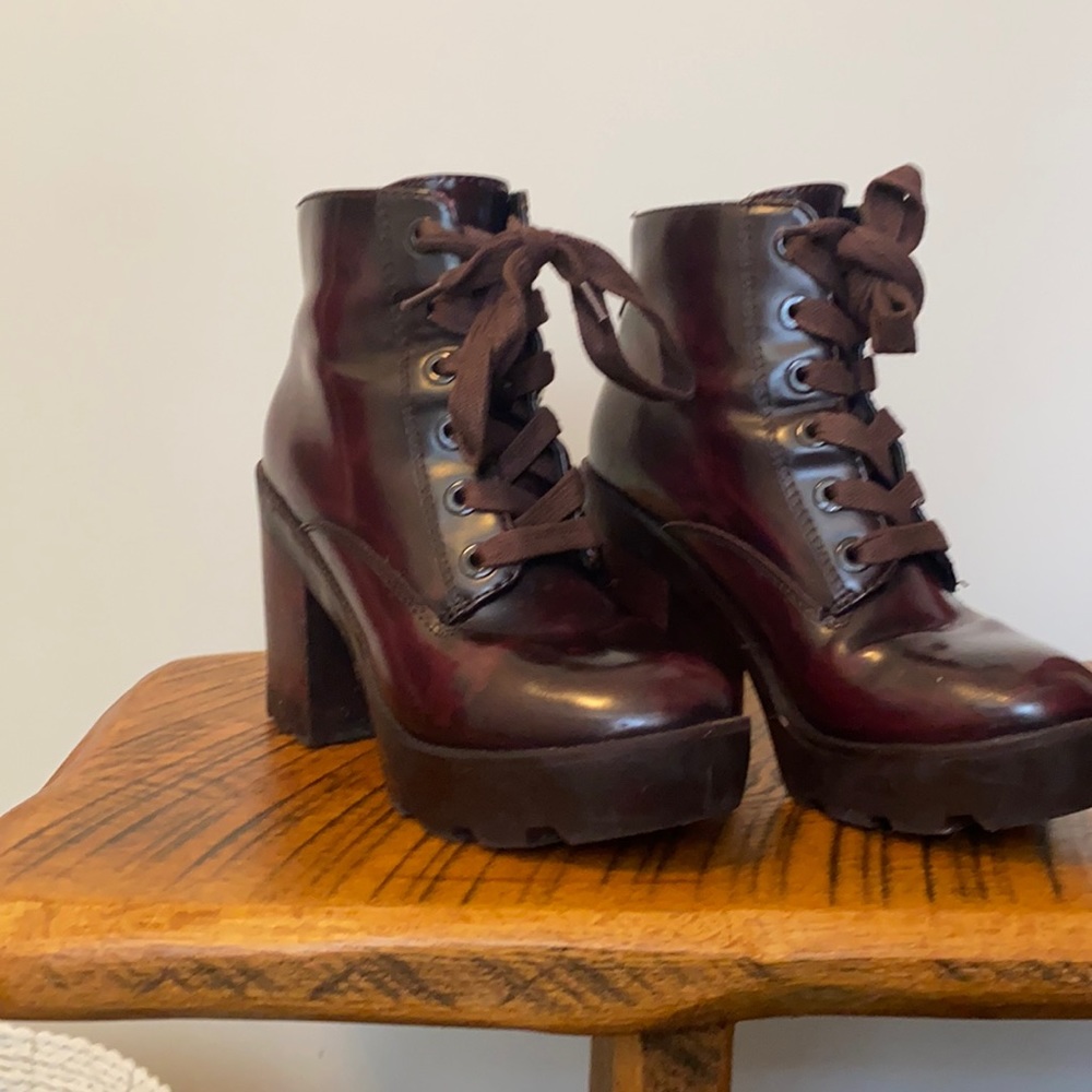 Size 7.5 ALDO Chunky Combat Boots